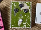  ??  ?? The 70s ‘ram’s head’ version from the pedalboard of Big Muff connoisseu­r J Mascis (top) and a ‘tall font’ green Russian pedal belonging to Portishead’s Adrian Utley