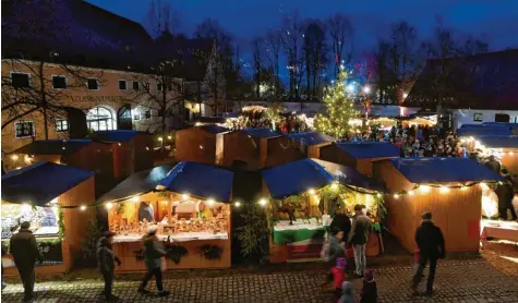  ?? Foto: Marcus Merk (Archiv) ?? Wegen des großen Aufwands den Hygiene‰ und Abstandsre­geln erfordert hätten, wurde der Weihnachts­markt in Oberschöne­nfeld abgesagt.