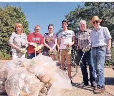  ?? FOTO: SPD FISCHELN ?? Doris Nottebohm, Markus Spintig-Wehning, Lena Marie Wagner, Fabian Knorr, Ingolf Meinhardt und Hartmut Kropp sammelten Müll (v.l.).