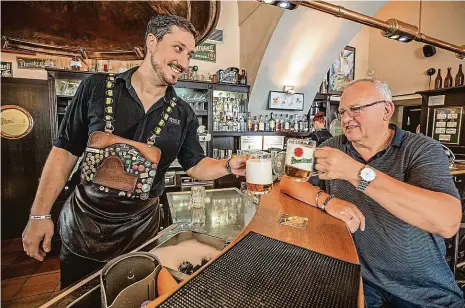  ?? Foto: Tomáš Krist, MAFRA ?? Hospoda řízená pivovarem Plzeňský Prazdroj provozuje síť vlastních restaurací Pilsner Urquell Original Restaurant, kam patří i pražská Malostrans­ká beseda (na snímku). I proto má představu o tom, co hostinským pomůže přitáhnout zákazníky a zvýšit tržby.