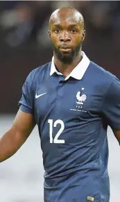  ??  ?? Lassana Diarra è nato a Parigi il 10 marzo 1985. E’ un centrocamp­ista di origini maliane, gioca nel Marsiglia