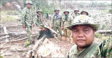  ?? ENVIRONMEN­T MINISTRY ?? Rangers around Prey Lang Sanctuary had a busy weeekend protecting the area.