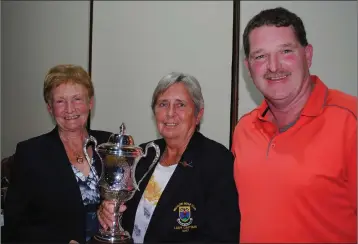  ??  ?? Wicklow Golf Club Ladies Golfer of the Year Una Doyle (Lady Captain) with Lady President Phyl Long and Brian Murphy.