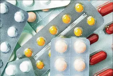  ?? Foto: istock ?? Antibiotik­a werden zu häufig verschrieb­en – Menschen und Tieren.