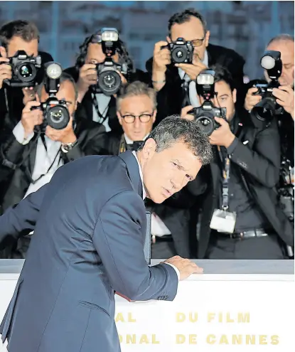  ?? Afp ?? Antonio Banderas recibió el premio a Mejor Actor por Dolor y gloria