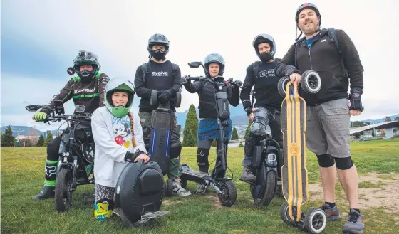  ?? Picture: Linda Higginson ?? Ready to ride are, from left, Mick Basso, Erica Brazel, Rik Gunton, Laura Drysdale, Warren Brazel and Matt Karne.