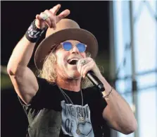  ?? SARAH KLOEPPING / USA TODAY NETWORK-WIS. ?? Big Kenny of Big & Rich performs outside Lambeau Field for the Packers' home-opening weekend.