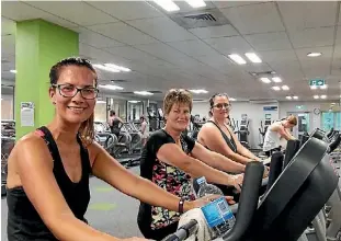  ?? SUPPLIED ?? West Auckland’s Round the Bays team, Chicks with Kicks, has been hitting the gym. From left, Alisha Keoghan, Jasmine Taylor and Alana Boyce.