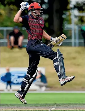  ?? PHOTOSPORT ?? Canterbury’s Peter Fulton celebrates his record breaking innings in the Ford Trophy final at Rangiora.