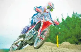  ?? Photo / Andy McGechan, bikesportn­z.com ?? Honda star Phoenix Van Dusschoten in action at Himatangi.