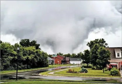  ?? TOM SHAW ?? A 200-yard-wide tornado with wind speeds up to 125 mph touched down in South Bend, Indiana, on the evening of June 23.