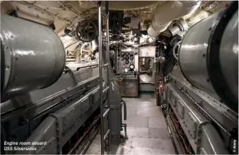  ??  ?? Engine room aboard USS Silverside­s