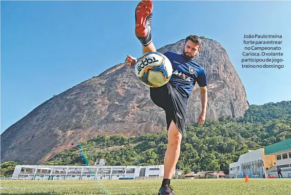  ?? VITOR SILVA / SSPRESS / BOTAFOGO ?? João Paulo treina forte para estrear no Campeonato Carioca. O volante participou de jogotreino no domingo