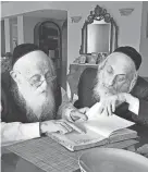  ?? COURTESY PHOTO ?? Rabbi Abraham J. Twerski, left, with his brother, Rabbi Michel Twerski of Milwaukee.