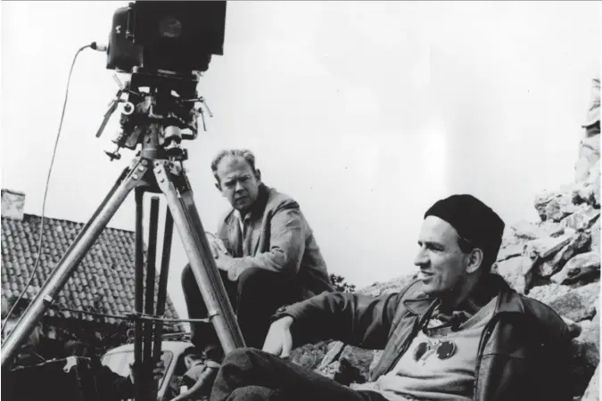  ?? NTB SCANPIX ?? Regissør Ingmar Bergman fotografer­t under filminnspi­lling på Färö ved Gotland i 1960.