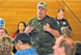  ?? Ronald Cortes / For the San Antonio Express-News ?? Kenneth Allard, a retired Army colonel, speaks in favor of the proposed Alamo plan Tuesday.