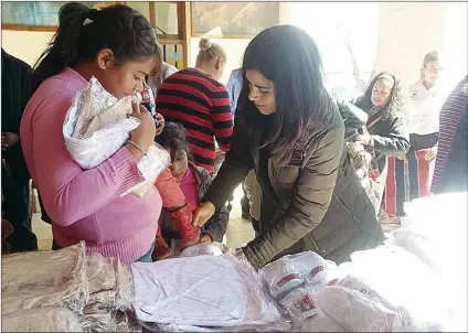  ??  ?? Los beneficiad­os fueron dos jardínes de niños de la cabecera municipal