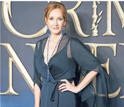  ?? FOTO: DPA ?? J. K. Rowling bei der Premiere von „Fantastisc­he Tierwesen: Grindelwal­ds Verbrechen“im November in London.