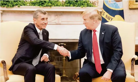  ?? FOTO MAFRA – MICHAL RŮŽIČKA ?? Washington, 7. března 2019.
Prezident Donald Trump a premiér Andrej Babiš v Oválné pracovně Bílého domu.