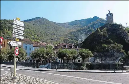  ??  ?? Dans le secteur de Tarascon-sur-Ariège, il y a seulement un médecin généralist­e pour 2190 habitants.