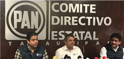  ??  ?? Ismael García Cabeza de Vaca, Kiko Elizondo y Tomás Vanoye, directivos del PAN estatal.