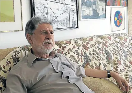  ??  ?? Mirada.
El ex canciller de Lula en su casa de Río hablando con Clarín sobre su reciente libro de memorias.