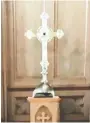  ?? RCMP ?? Thieves made off with this
cross from a church in Digby, N.S., but it has
since been returned.