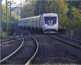  ?? Bild: ARKIV ?? FIN UTSIKT. Västkustba­nan är nominerad till ”Sveriges vackraste tågresa”.