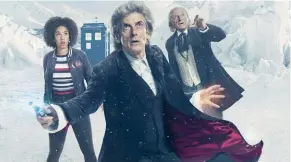  ??  ?? Bill Potts (Pearl Mackie), der zwölfte Doctor (Peter Capaldi) und der erste Doctor, gespielt von „Game of Thrones“-Darsteller David Bradley