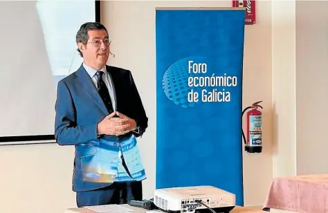  ?? // FORO ECONÓMICO DE GALICIA ?? Antonio Garamendi, ayer, durante su intervenci­ón en el Foro Económico de Galicia, en Santiago