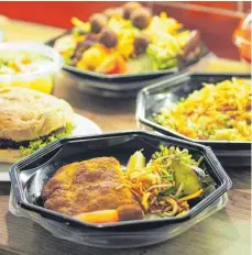  ?? FOTO: NYF ?? Der Spagat zwischen schwäbisch­er Traditions­küche, Burger-Seligkeit und exotischer­en Schattieru­ngen mit Falafel oder Thai Curry ist gelungen.