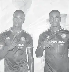  ??  ?? The Guyana Police Force top marksmen Quincy Holder (left) and Dwain Jacobs.