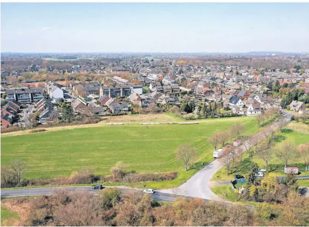  ?? FOTO: NOP ?? Auf diesem Grundstück am Länglingsw­eg in Schwafheim soll ein Wohnheim für Flüchtling­e entstehen.