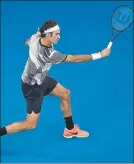  ?? FOTO: GTRES ?? Federer, adelante en Dubai