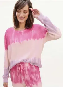  ?? PHOTO cOURTESY SpLENdid X ?? PRETTY IN PINK: The Splendid X National Breast Cancer Foundation Collection features comfy pieces such as this snazzy Tie Dye Thermal Top.