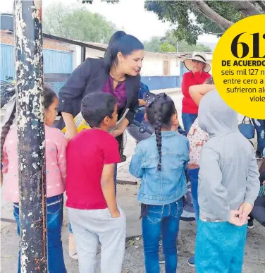  ?? FOTOS: LUPITA TOLEDO ?? Imparte pláticas a los niños acerca de la
violencia