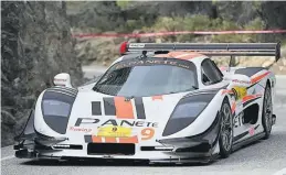  ?? JUANJO AVIÑÓ / FACV ?? Santi Carnicer debutará en Zucaina como piloto de montaña. Raúl Borreguero aspira a la victoria entre los turismos con su Mosler.