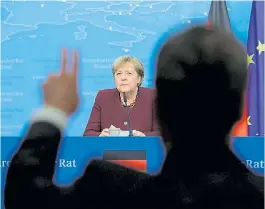  ?? ?? Constancia. Merkel en la sala de prensa tras la cumbre.REUTERS