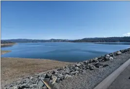  ?? JAKE HUTCHISON — ENTERPRISE-RECORD ?? Lake Oroville’s surface sits at 844feet elevation on Wednesday in Butte County.