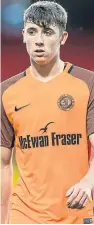  ??  ?? Harvey Dailly – son of former United and Scotland defender Christian Dailly – was handed his Tangerines debut by Ray McKinnon.