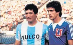  ?? M.G. ?? Pellegrini posa con la camiseta del Universida­d de Chile.