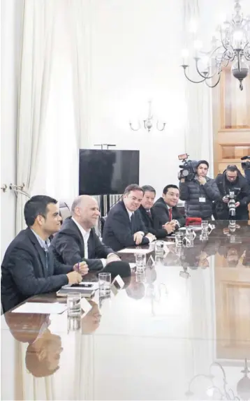  ??  ?? ►► La reunión del comité político realizada ayer en La Moneda.