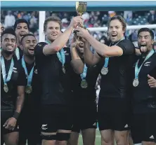  ?? AP ?? New Zealand celebrates after their World Cup Sevens victory over England in San Francisco on Sunday