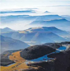  ?? FOTO: GEOPARK SCHWÄBISCH­E ALB ?? Unter allen 16 deutschen Geoparks habe keiner solche geologisch­en Besonderhe­iten wie der Geopark Schwäbisch­e Alb, sagt dessen Geschäftsf­ührer Siegfried Roth.