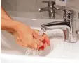  ?? Foto: Patrik Skovran, Fotolia ?? Richtiges Händewasch­en braucht 20 bis 30 Sekunden.