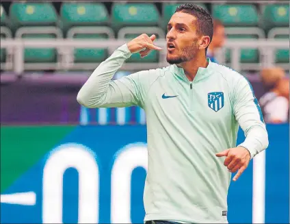  ?? FOTO: EFE ?? Koke Resurrecci­ón recibió ayer una clase particular del ‘maestro’ Simeone, que estuvo toda la sesión encima del jugador