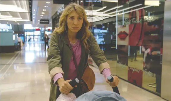  ?? MIYA MIZUNO/FX ?? British actress Daisy Haggard plays an overwhelme­d mom in the series Breeders, an edgy take on parenting amid the many pressures of our modern times.