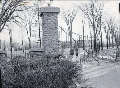  ??  ?? Nicholls Oval in the 1920s as seen from the gate at Parkhill and Armour provided a suitable place for a soccer pitch.