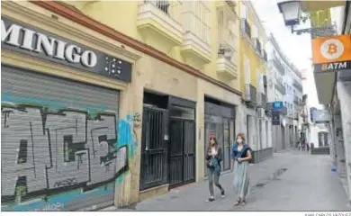  ?? JUAN CARLOS VÁZQUEZ ?? Una vista de los bloques de la calle San Eloy afectados por la avería eléctrica.