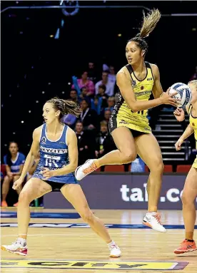  ?? HAGEN HOPKINS/GETTY IMAGES. ?? Defender Phoenix Karaka claims a rebound for the Central Pulse.